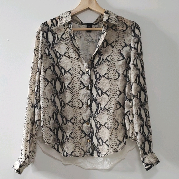 Snake Print long sleeve with Lace details - Picture 1 of 6